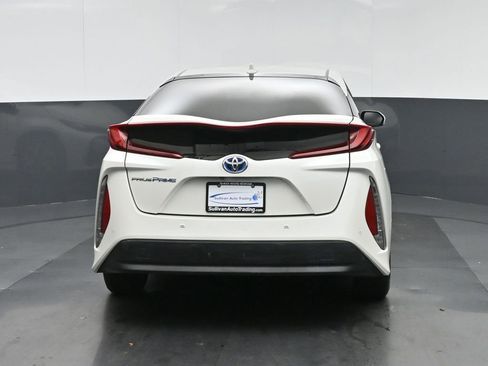 Used 2017 Toyota Prius Prime Advanced image 6