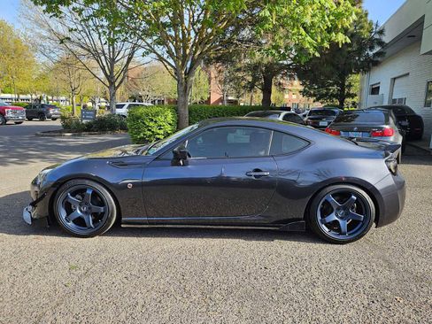 Used 2019 Toyota 86 RWD image 6