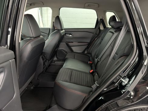 Used 2025 Nissan Rogue SV AWD/4WD image 22