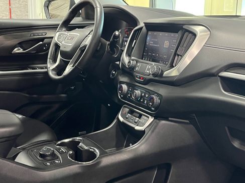 Certified 2022 GMC Terrain SLT w/ Infotainment Package II image 9