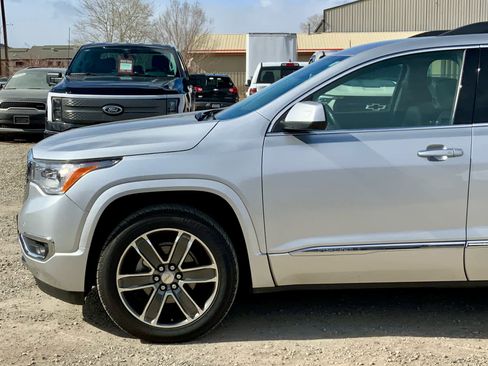 Used 2019 GMC Acadia Denali image 10