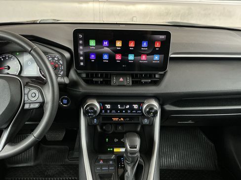 Used 2022 Toyota RAV4 XLE Premium FWD image 8