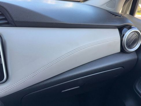 Used 2020 Nissan Versa SV image 26