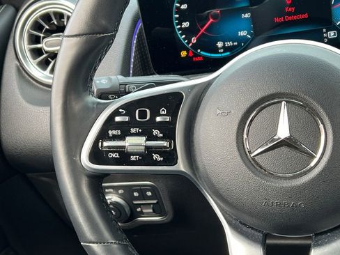 Used 2022 Mercedes-Benz GLB 250 4MATIC image 19