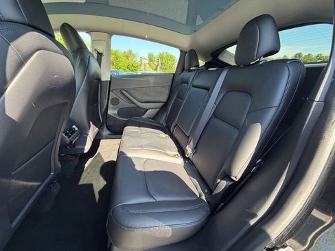 Used 2021 Tesla Model Y Long Range AWD/4WD image 20