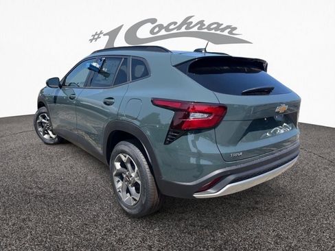 New 2025 Chevrolet Trax LT w/ Sunroof Package image 3