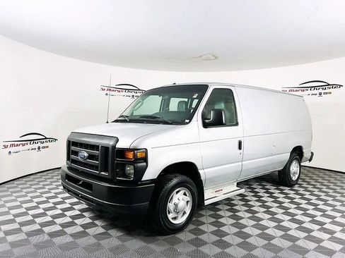 Used 2012 Ford E-150 and Econoline 150 w/ Commercial Cargo Van Pkg image 4