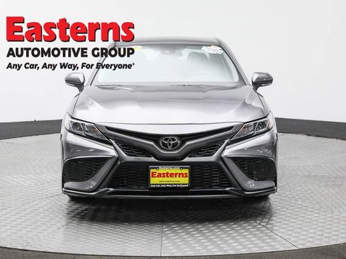 Used 2024 Toyota Camry SE image 2