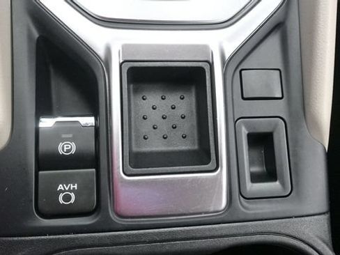 Used 2023 Subaru Forester AWD/4WD image 18