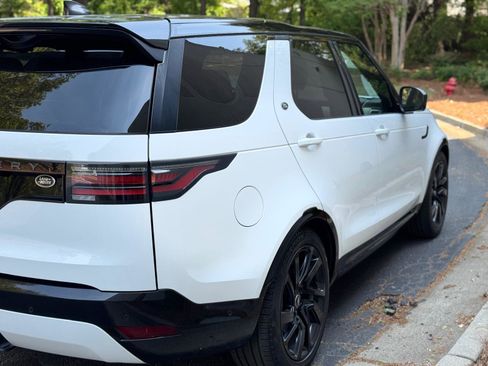 Used 2021 Land Rover Discovery S R-Dynamic image 25