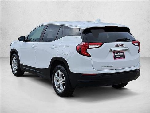 Used 2024 GMC Terrain SLE FWD image 8