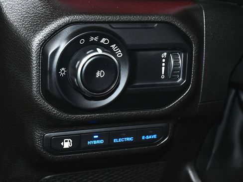 Used 2023 Jeep Wrangler Unlimited Rubicon 4xe AWD/4WD image 16