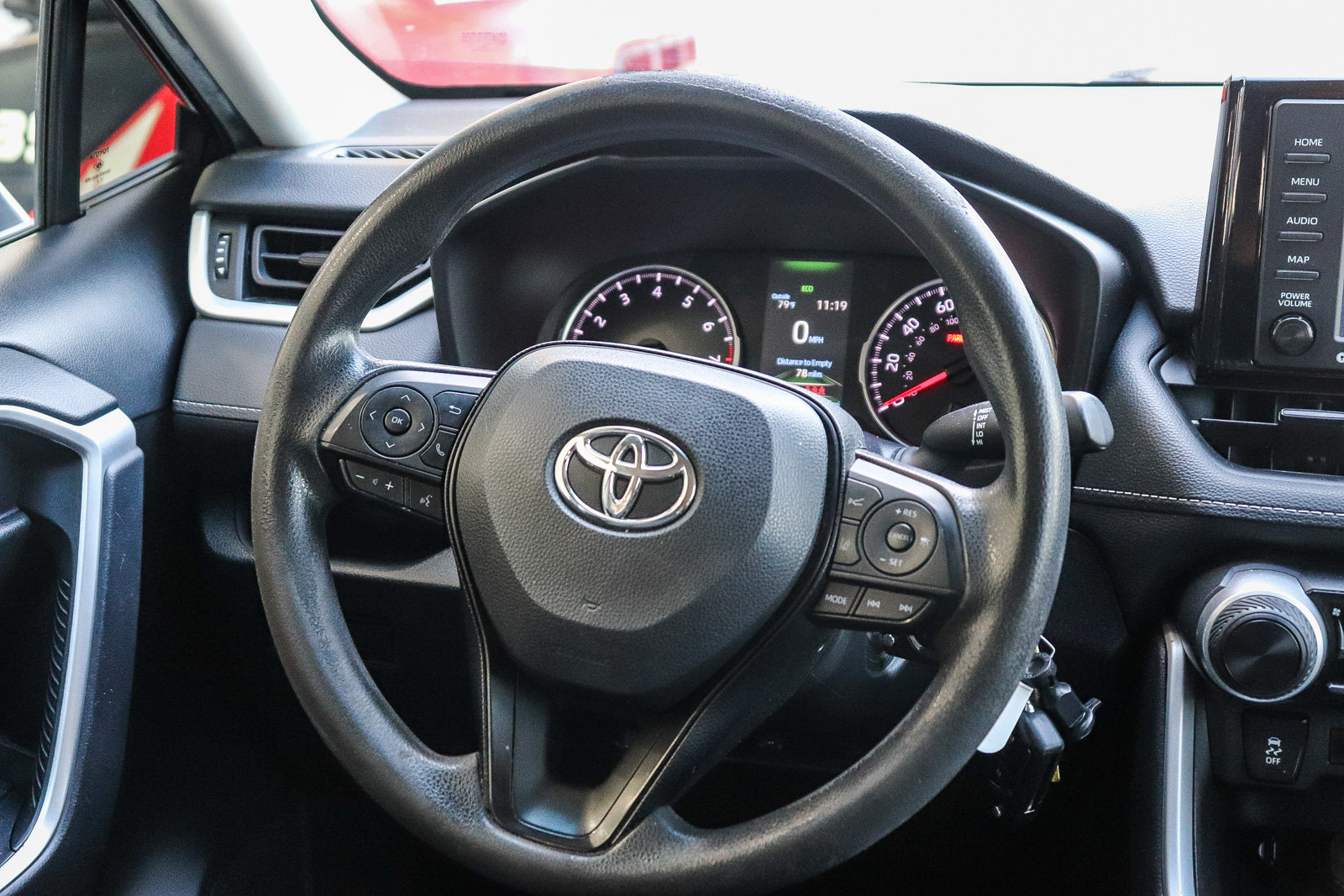 Used 2022 Toyota RAV4 LE FWD image 18