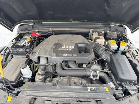 Certified 2021 Jeep Wrangler Unlimited Rubicon w/ Cold Weather Group image 35