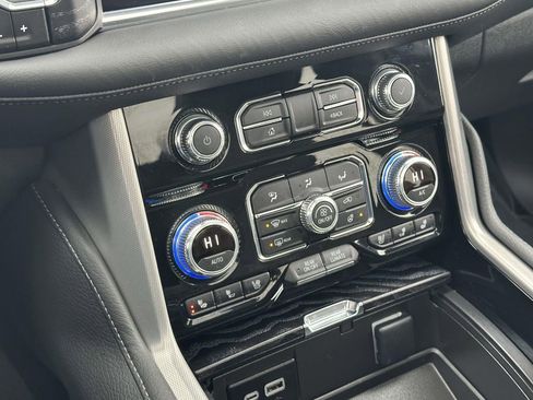 Used 2024 GMC Yukon Denali w/ Advanced Technology Package image 33