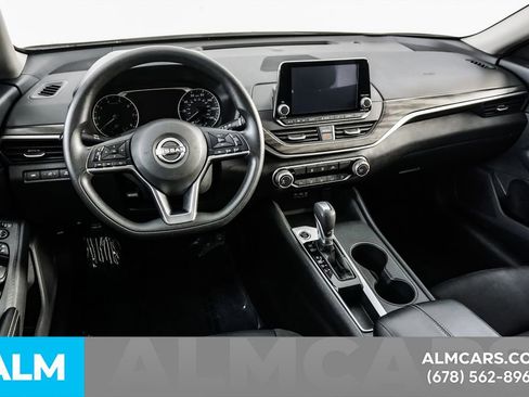 Used 2025 Nissan Altima 2.5 SV FWD image 22