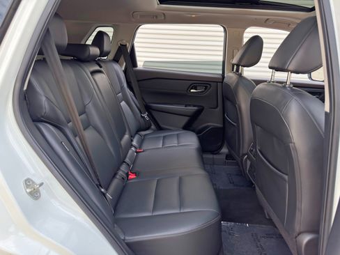 Used 2022 Nissan Rogue SL FWD image 37