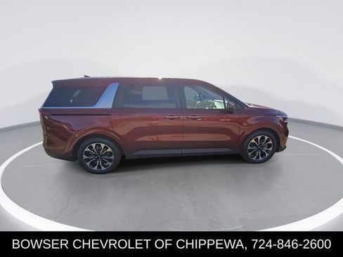 Used 2024 Kia Carnival EX image 9