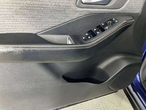 Used 2023 Nissan Rogue SV image 18