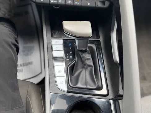 Used 2021 Hyundai Elantra SEL w/ Convenience + Premium Package FWD image 16