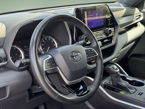 Used 2023 Toyota Highlander XSE AWD/4WD image 18