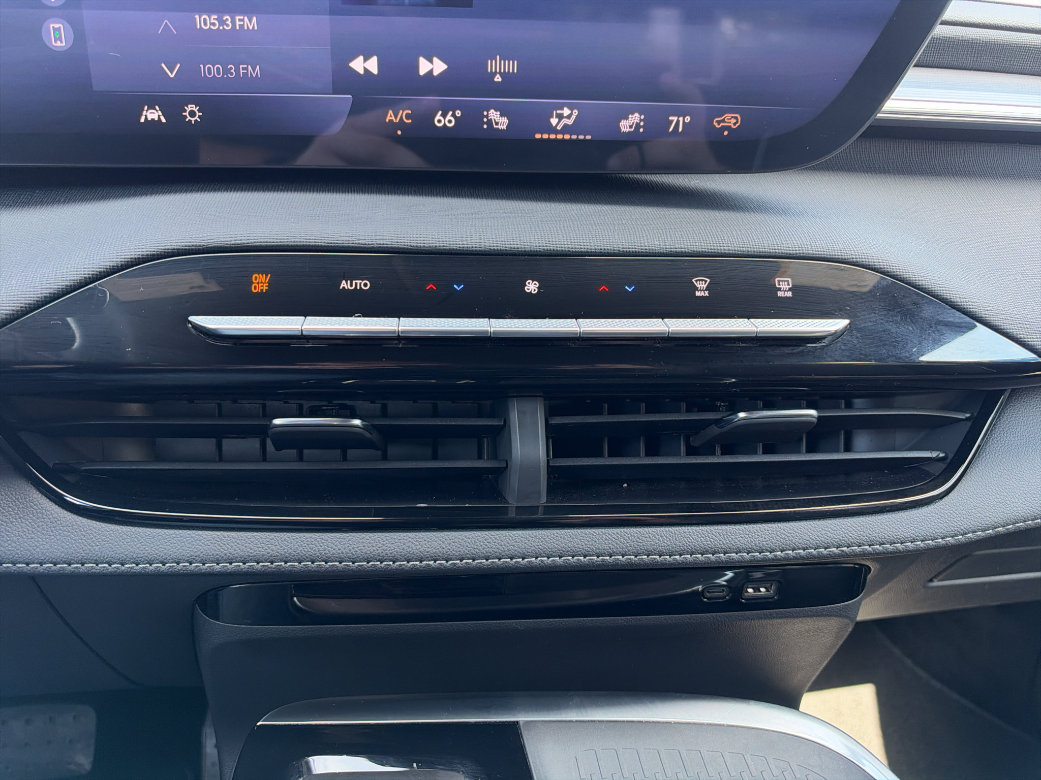 Used 2026 Buick Enclave Preferred FWD image 31