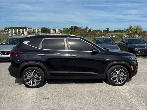 Used 2021 Kia Seltos SX w/ SX Sunroof Package AWD/4WD image 4