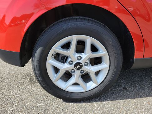 Used 2025 Kia Soul LX w/ LX Technology Package image 27