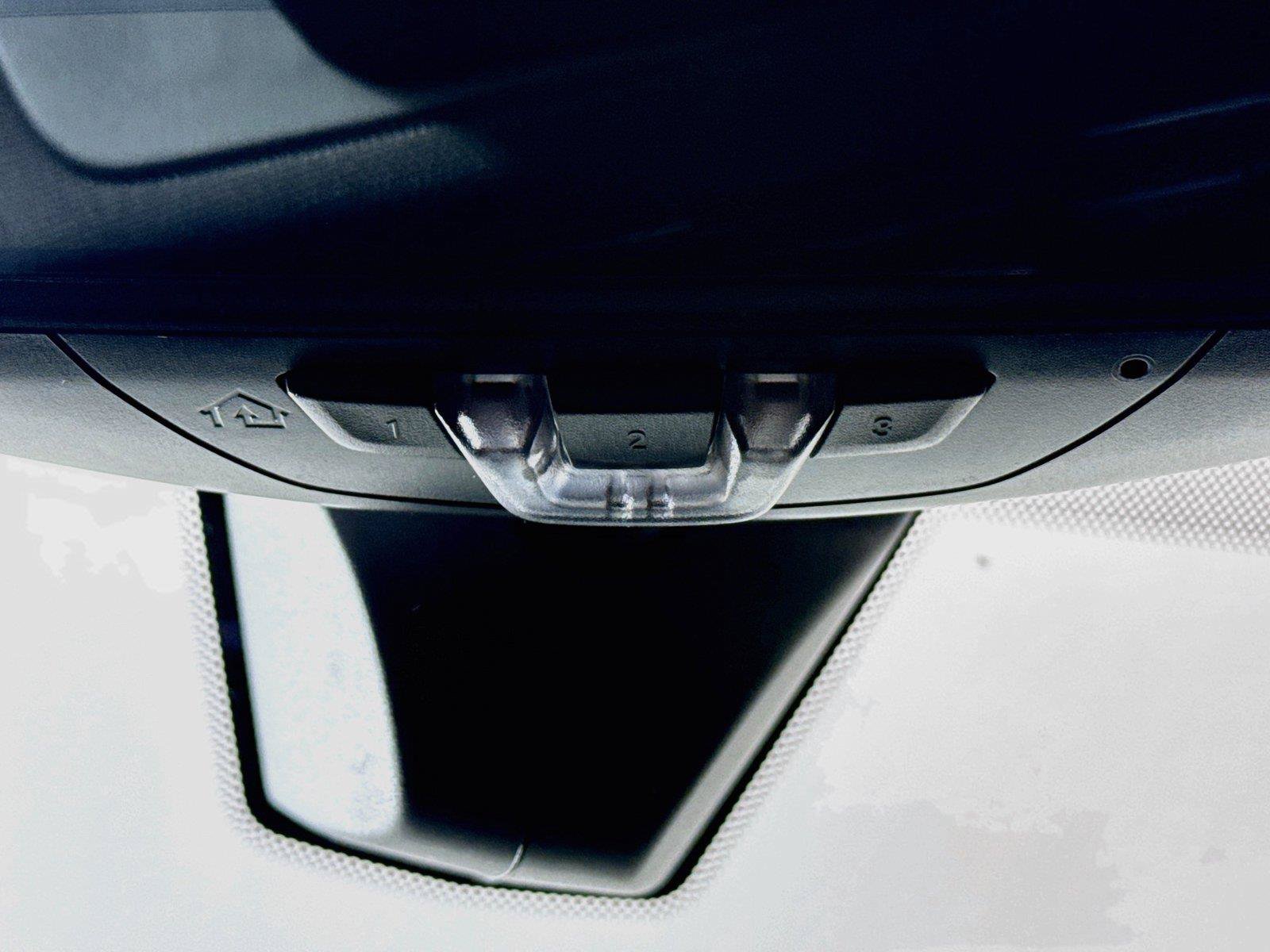 Used 2024 BMW 330i Sedan RWD image 23
