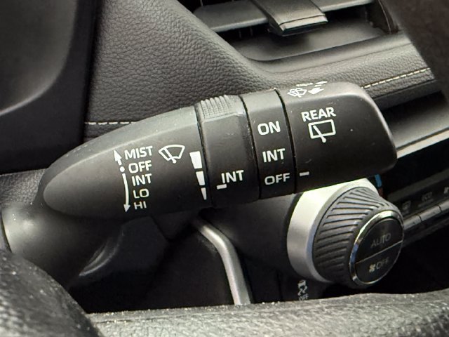 Used 2021 Toyota RAV4 XLE FWD image 12