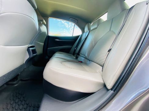 Used 2018 Toyota Camry SE image 27