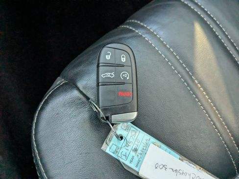 Used 2020 Chrysler 300 S image 30