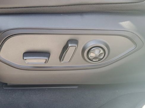 New 2025 Jeep Grand Cherokee Altitude image 24