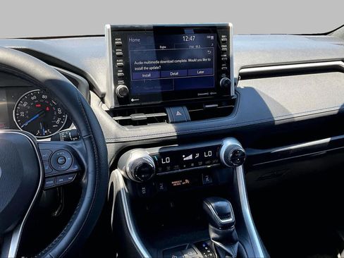 Used 2022 Toyota RAV4 SE w/ Convenience Package AWD/4WD image 6