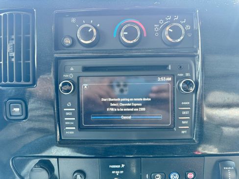 Used 2018 Chevrolet Express 2500 w/ Enhanced Convenience Package RWD image 43