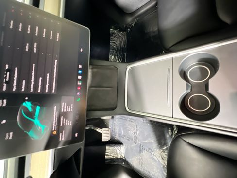Used 2021 Tesla Model Y 2WD image 24