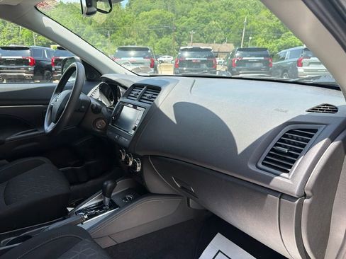Used 2025 Mitsubishi Outlander Sport ES AWD/4WD image 20