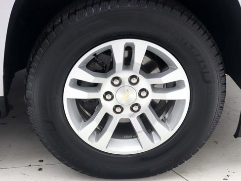 Used 2017 Chevrolet Suburban LT AWD/4WD image 37