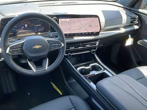 New 2026 Chevrolet Traverse LT w/ LPO, Floor Liner Package FWD image 14
