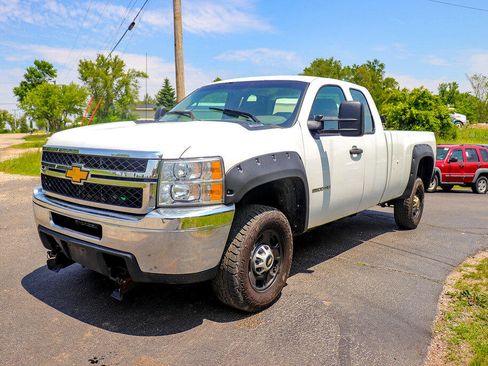 Used 2013 Chevrolet Silverado 2500 W/T w/ Snow Plow Prep Package image 10