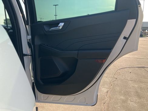 New 2026 Ford Escape SE image 14