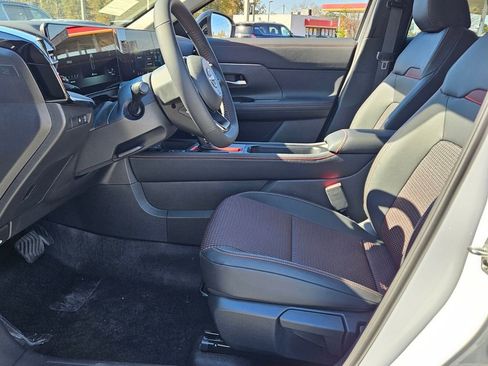 New 2026 Nissan Kicks SR FWD image 3