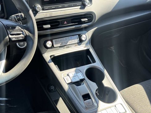 Used 2023 Hyundai Kona SE image 10