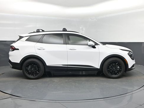 Certified 2025 Kia Sportage EX w/ Premium Package image 2