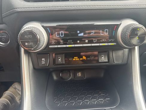 Used 2025 Toyota RAV4 XLE w/ Weather Package AWD/4WD image 24