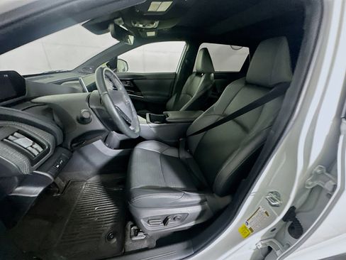 Used 2023 Toyota bZ4X Limited image 13