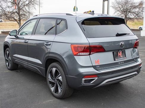 Used 2024 Volkswagen Taos SE image 5