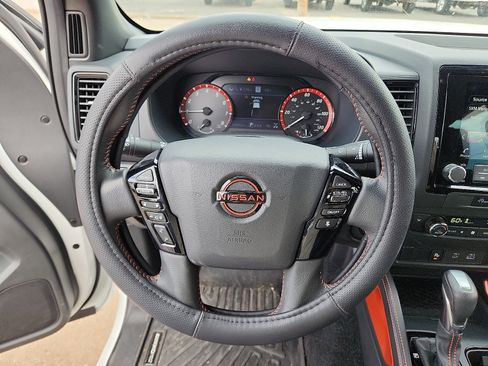 Used 2023 Nissan Frontier PRO-4X w/ Technology Package image 17