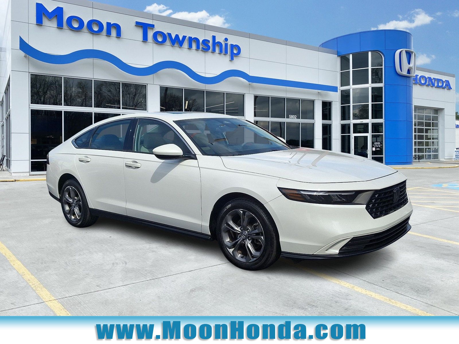 Used 2023 Honda Accord EX image 1