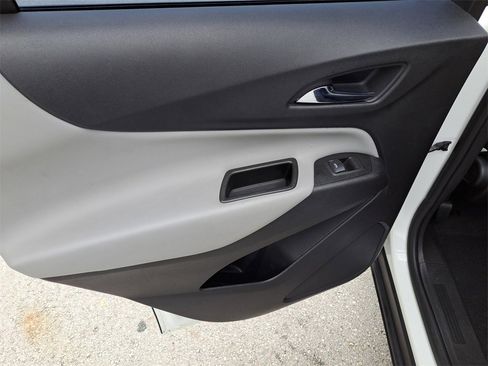Used 2021 Chevrolet Equinox LS image 10